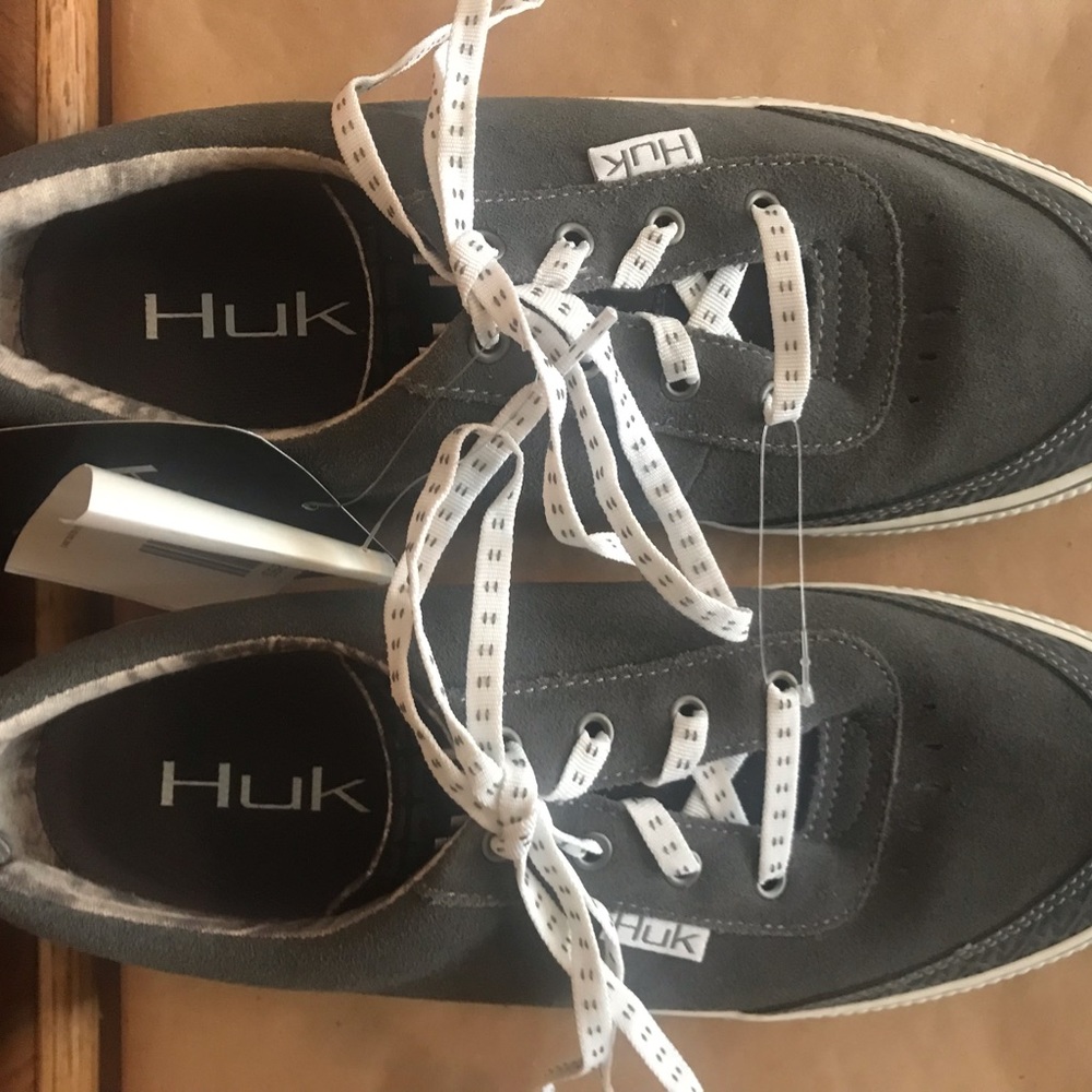 “BRAND-NEW” ON SALE NOW   MEN'S HUK LACE-UP SNEAKERS/ 50% SAVINGS - Picture 13 of 15